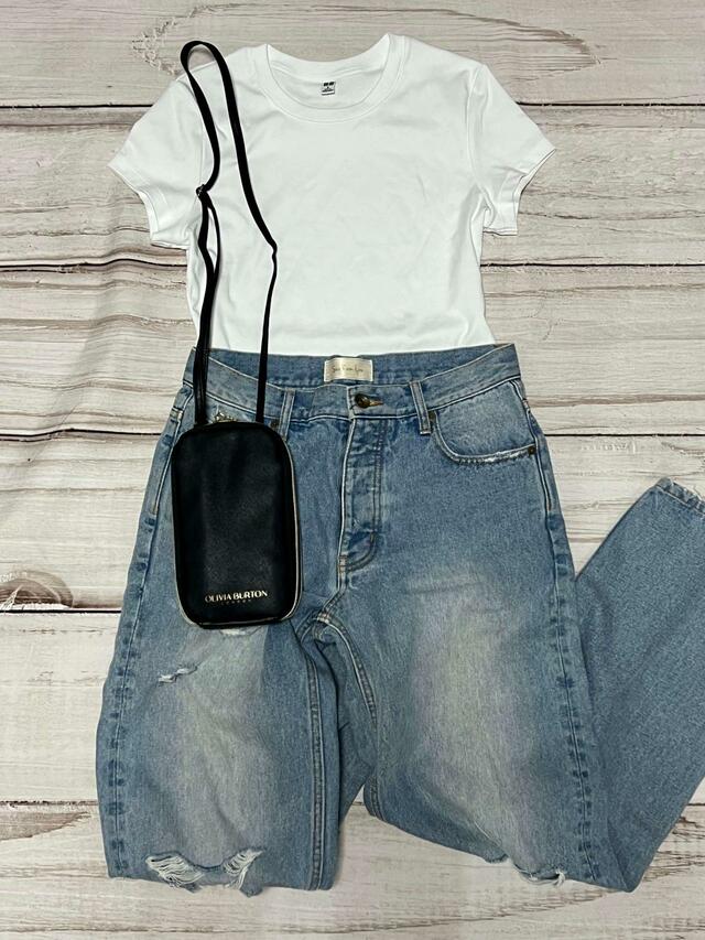 カジュアルな白T＆デニムコーデも一気に格上げされるおしゃれなスマホショルダー♡【OLIVIA BURTON（オリビア・バートン）MULTI SMARTPHONE SHOULDER BAG】