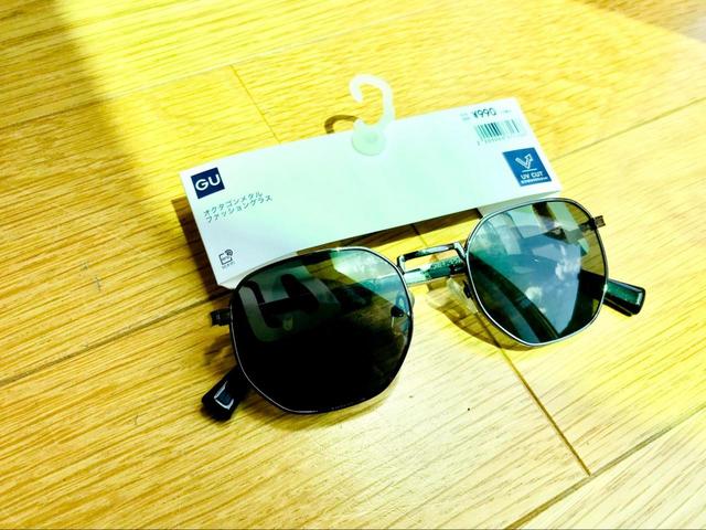 【GU（ジーユー） オクタゴンメタルファッショングラス】メタルフレームがクール！
