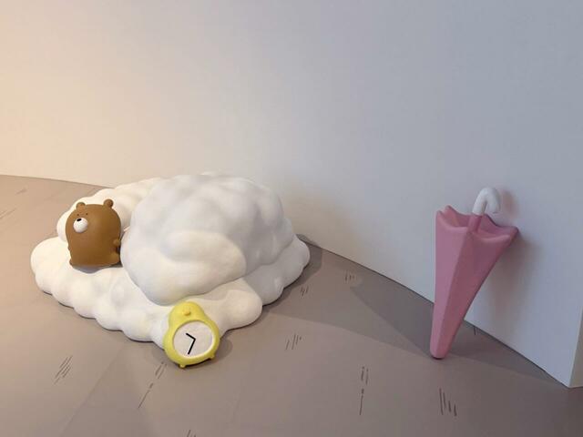お家の中にはちいかわの傘や布団が。「漫画で見たあれだー！」という気持ちになれて興奮MAX！