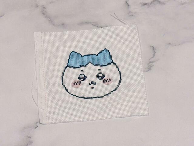 ハチワレ模様を埋めるのに2時間ほどかかりました…