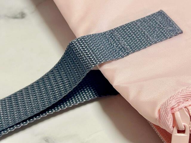 【cookpad plus（クックパッド プラス）2023年夏号】ショルダーはプリントと同色のダークグレー