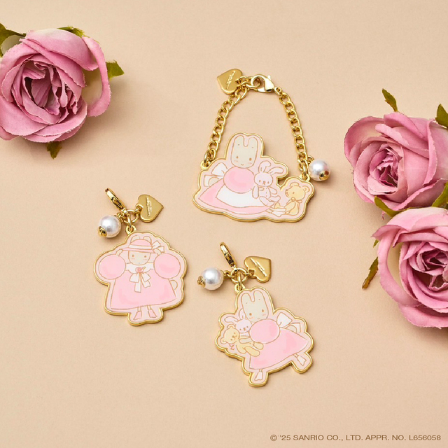 ファスナーチャーム 各¥4,400（税込）バッグチャーム　¥6,050（税込）