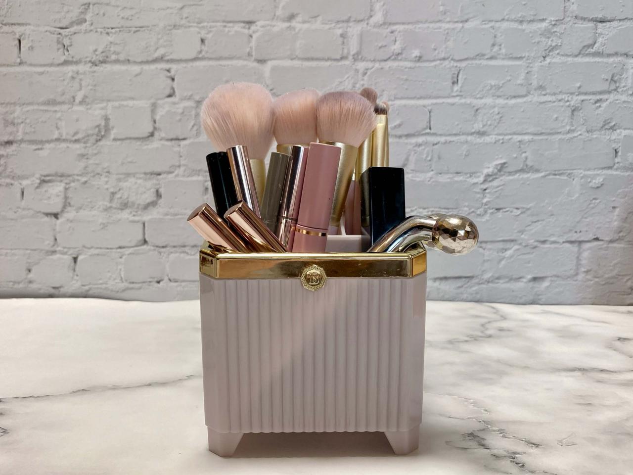 THREEPPY】の「メイク収納アイテム」でドレッサー周りを可愛くスッキリ