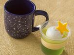 バニラムース&メロンゼリー、スーベニアカップ付き 1,070円|「ダッフィー&フレンズのサマーナイト・メロディー」スーベニア付きメニュー|東京ディズニーリゾート40周年“ドリームゴーラウンド”|販売期間:2023年7月3日(月)〜9月6日(水)|販売店舗:東京ディズニーシー「ミゲルズ・エルドラド・キャンティーナ」