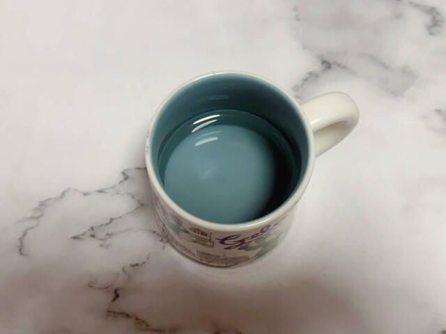 作成過程では使用しませんが、火を使うためコップなどに水を入れておきましょう