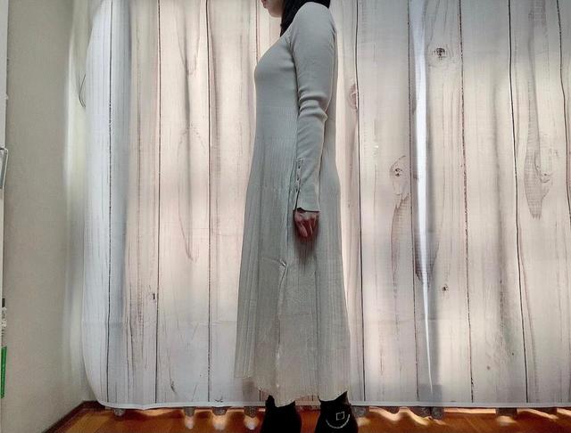 【GU（ジーユー）】リブニットワンピース（長袖）Z+E／ナチュラルSサイズ着用