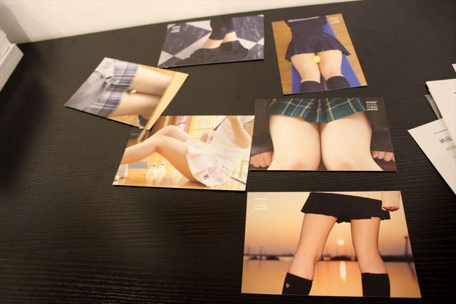 200人のふとももが展示された「曖昧☆ふともも写真館」