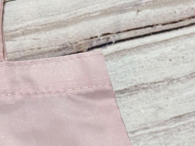 素材はポリエステル。絶妙な淡いピンクがかわいすぎる〜！