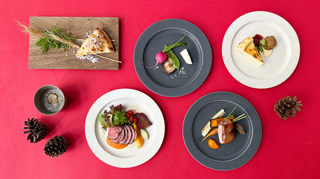 【ファミリア「Christmas Collection 2025」】同じくファミリア神戸本店レストランではクリスマス限定ランチコースも登場!