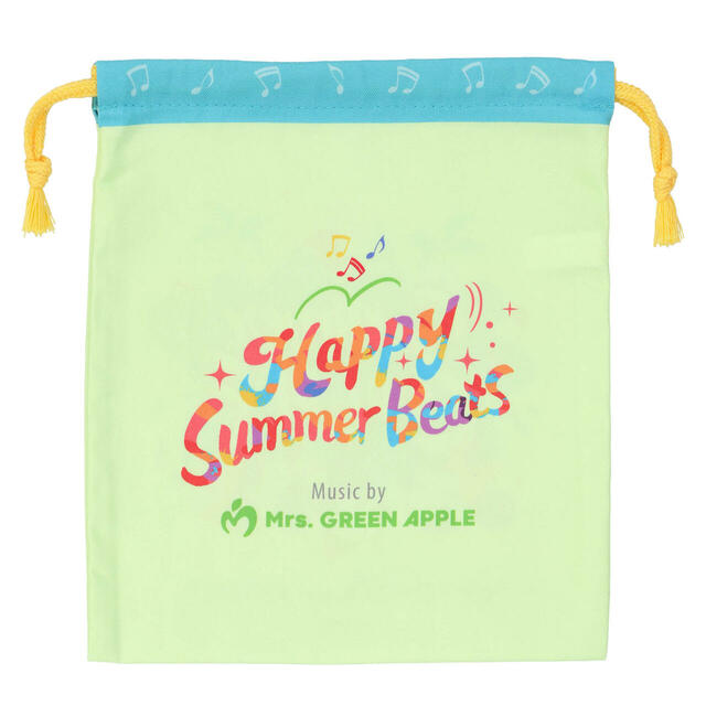 きんちゃく 900円｜東京ディズニーリゾート スペシャルイベント「サマー・クールオフat Tokyo Disney Resort」Mrs. GREEN APPLEコラボグッズ｜販売店舗：東京ディズニーランド「ディズニー＆カンパニー」、東京ディズニーシー「エンポーリオ」｜発売日：2025年7月24日（木）