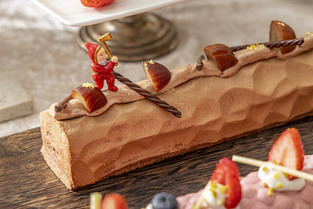 「ウィンターホリデー ビュッフェ」＜期間：2025年11月17日～2026年1月31日＞【【ヒルトン東京お台場】心躍るホリデーシーズンに“豪華なクリスマスメニュー”が食べ放題！贅沢ビュッフェ「ウィンターホリデー ビュッフェ」開催！】