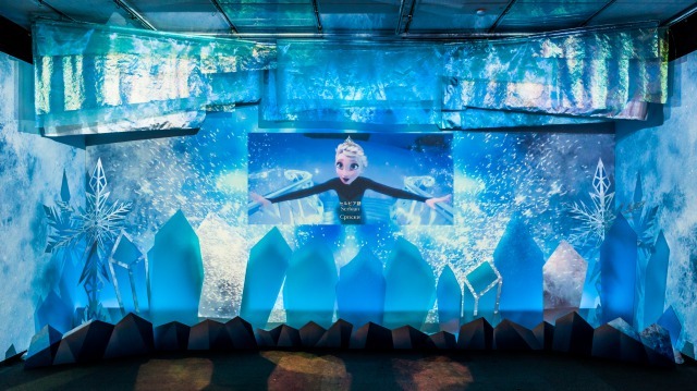 「アナと雪の女王」特別映像シアター ©Disney