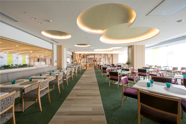 「カフェ＆ブッフェ ディッシュパレード」【蟹・イクラ・海鮮＆北海道の名物グルメが食べ放題！ホテルグランヴィア広島で「旅するブッフェ 海の幸と北海道グルメ」開催！】