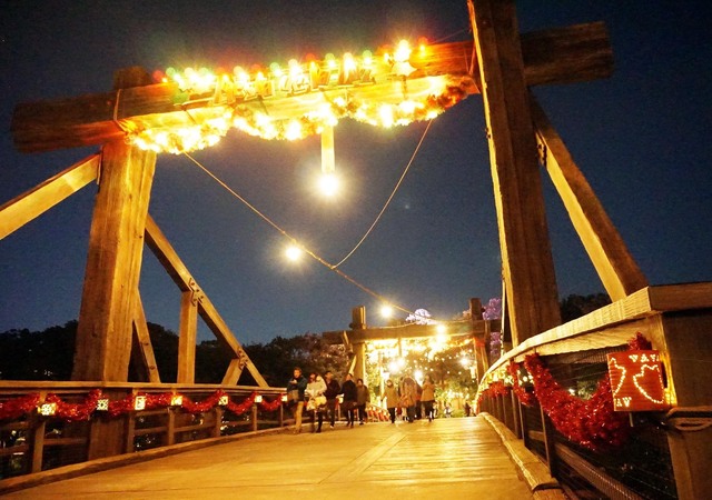 神殿側から見たプエンテ・デル・リオ・ペルディード