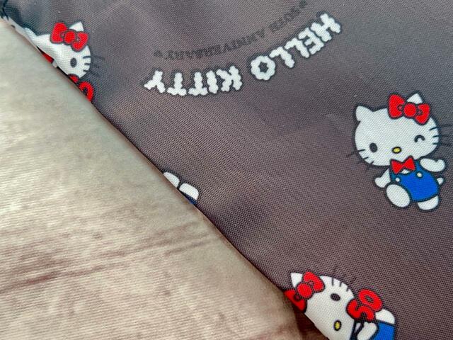 シャカシャカした手触りのポリエステル生地