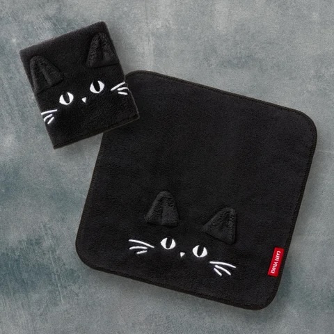 カフェ・ベローチェ「黒ねこ ハンドタオル」680円(税込)
