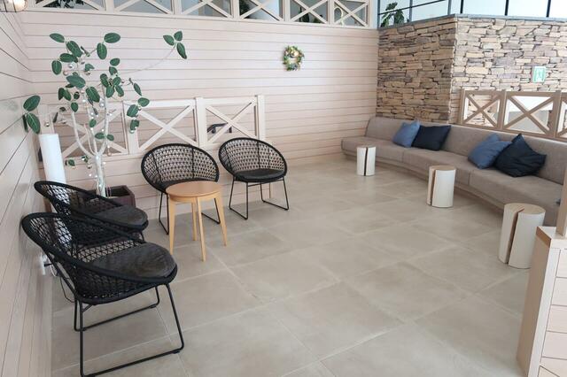 オーシャンスパ Fuua 色々な種類の椅子でリラックス