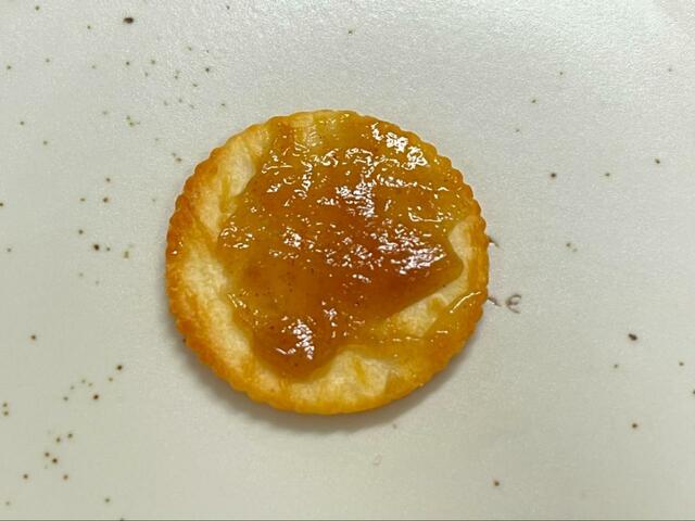 【カルディ モンブランバター】クラッカーで挟むのもおすすめですが、挟まなくてもおいしい