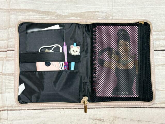 お仕事グッズを収納