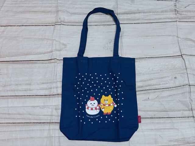 【kodomoe12月号付録 ノラネコぐんだん おおきなトート】サイズは約縦38×横37×マチ10cm。持ち手は長めで、厚手のアウターを着ていてもラクに肩掛けできます♪