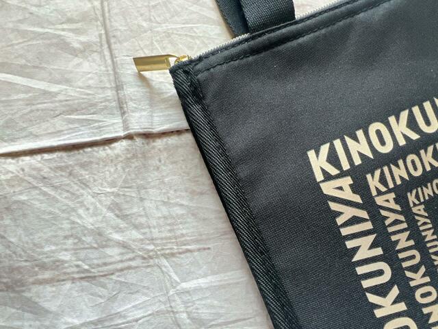 合わせるものを選ばないブラックカラー