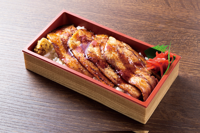 豚丼（豚丼くまうし）