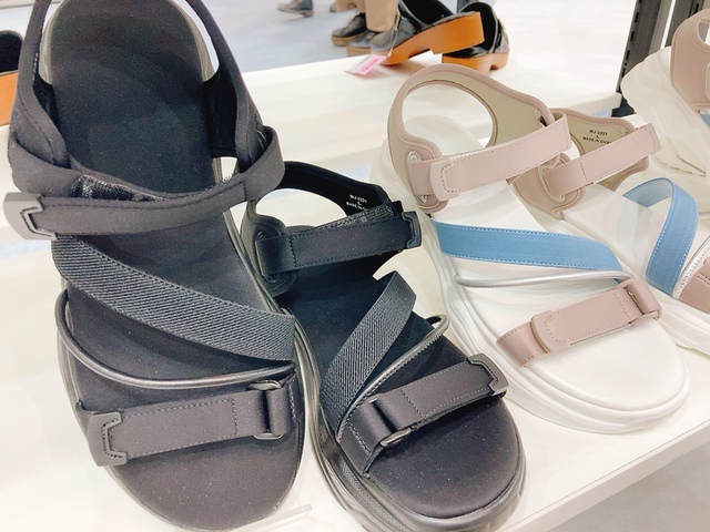 【ワークマン 靴】デザイン性に特化した、サンダルも豊富でした