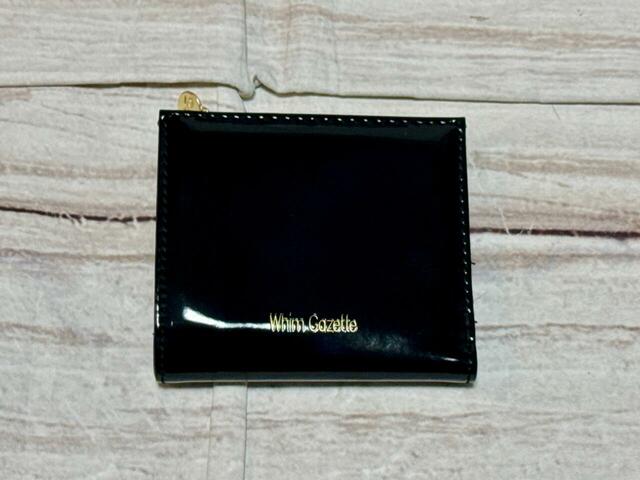 シンプルなデザインで高級感たっぷりの財布!