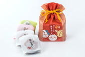 「ちいかわパッケージ 生もみじ詰合せ」＜価格：800円（税込）＞【【ちいかわコラボ】もちもち食感のにしき堂「生もみじ」が“ちいかわ・ハチワレ・うさぎ“のデザイン巾着”で登場！オンラインでも購入可能！】