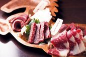 関西「馬肉」の名店／馬肉料理専門店 馬野郎（木屋町）　馬刺し盛り合わせ 1人前500円