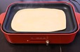 【ナンピザマルゲリータ】ホットプレートで生地を焼く