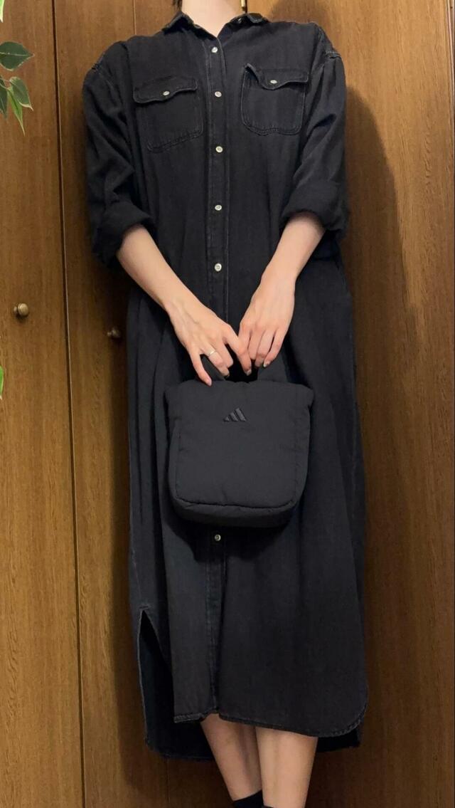 【adidas マストハブ パフィー スモール バッグ】ショルダーストラップを外して手持ちでも使える2WAY仕様がうれしい♪