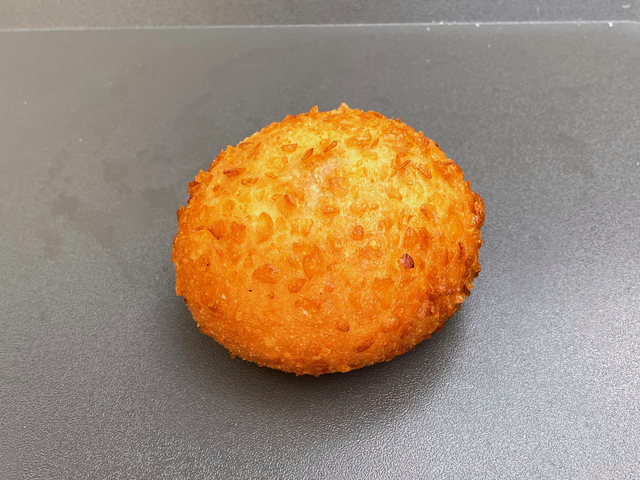 【テコールジャンティー】米油で揚げた「カレーパン」