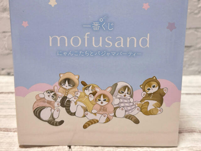 【⼀番くじ mofusand／A賞：にゃんこのおやすみルームライト】ボックスも抜かりなくかわいいデザインです♪