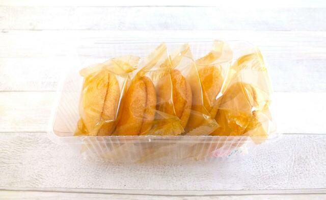 【カルディ　りんごバッグ：りんごのブッセ】ブッセは小袋に入っています