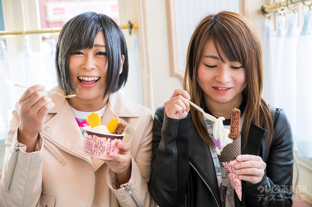 ミルクソフトクリーム&チョコレートクランチ 1個 ¥450|チョコナッツバニラアイス&チョコレートクランチ 1個 ¥500