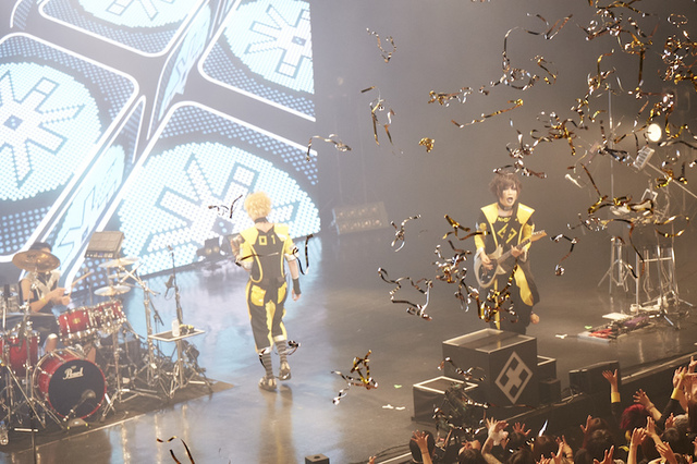 メトロノーム シャラク フクスケ/撮影・tama