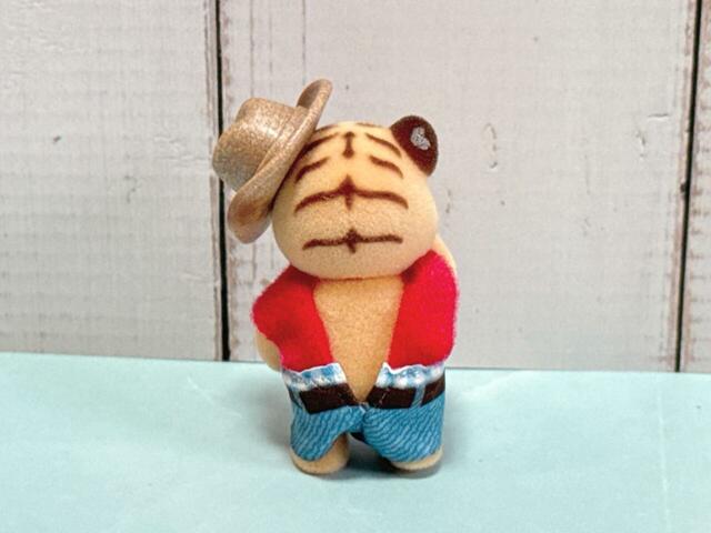 お顔の模様もトラらしさがしっかり再現されていて、後ろ姿まで抜かりなし！