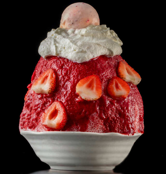 「茶寮伊勢 藤次郎」純⽣苺氷／1,650 円