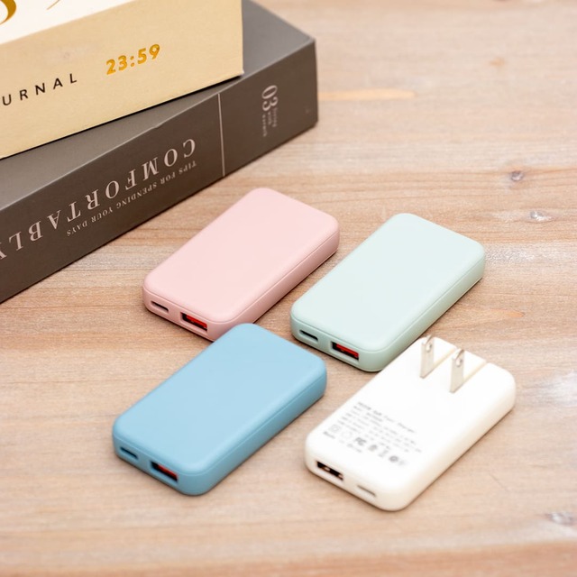 【3COINS】スリム型20WACアダプター　¥1,650