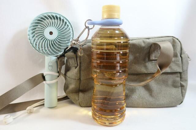 ペットボルトやハンディファンは固定グッズでぶら下げてもOK