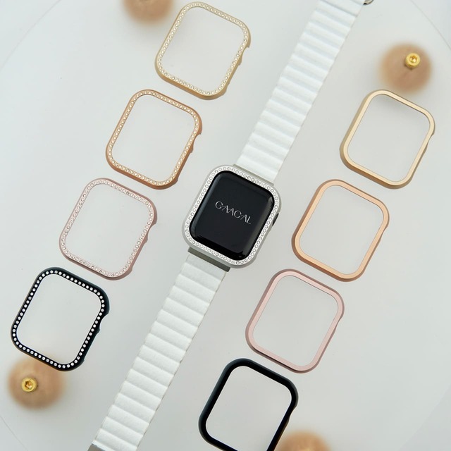 メタリックなフレームと、キラキラのフレーム、どっちがお好み？