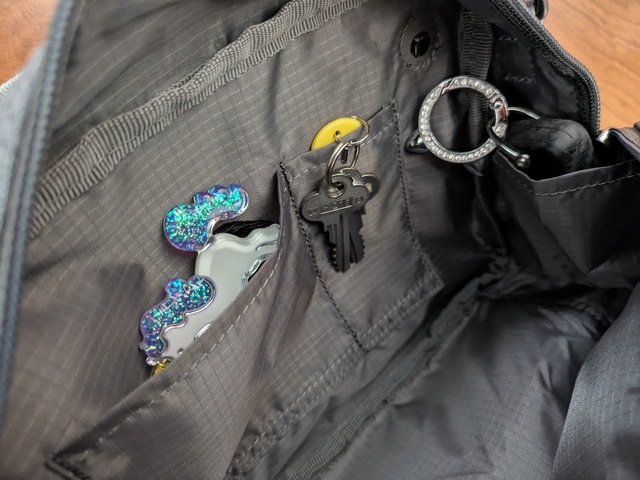 【ワークマン×フルクロ　折り畳める2WAY撥水ミニボストンバッグ】リップクリームや鍵など、かばんの中で行方不明になりがちな小物の整理に便利◎