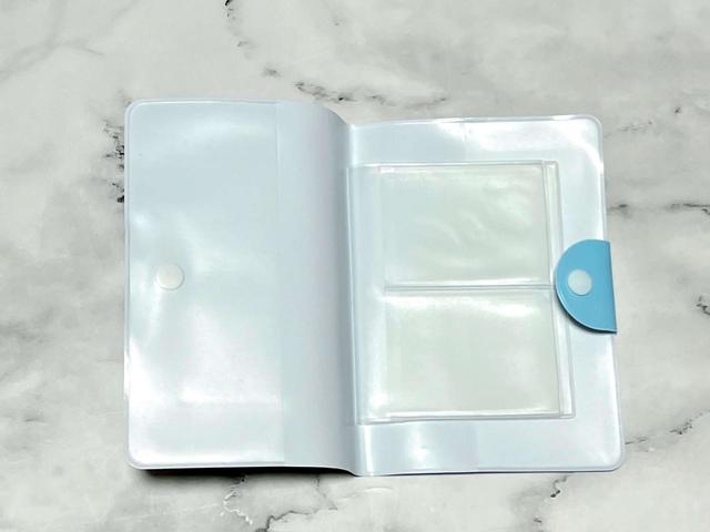 【Seria（セリア）】【Seria（セリア）】ちいかわ 診察券・お薬手帳ケースll／診察券が入るポケットは4つ