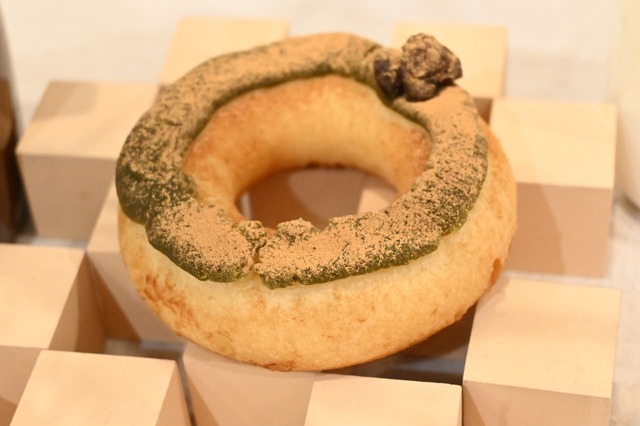 【クリスピー・クリーム・ドーナツ】「Komeco 生八ツ橋」334円（イートイン341円）