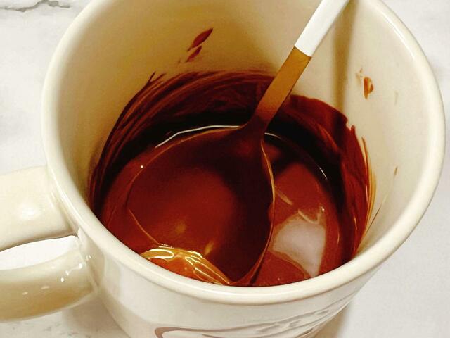 ダマやかたまりがなくなって滑らかになるまで、丁寧に溶かすのがポイント！