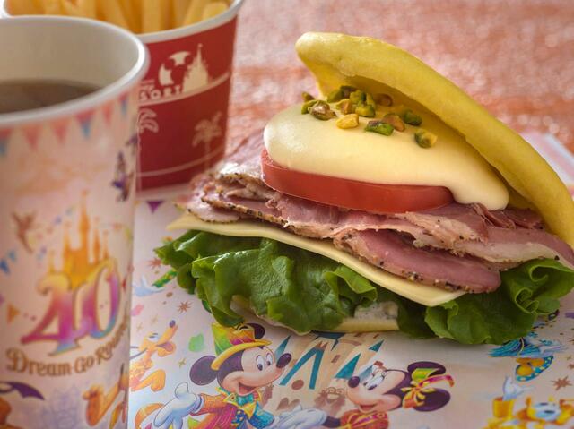 スペシャルセット 1,470円｜東京ディズニーリゾート40周年“ドリームゴーラウンド”スペシャルメニュー