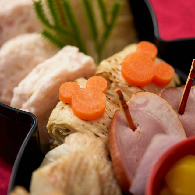 おせち・三段重「ミッキー&ミニー」|27,900 円(税込)