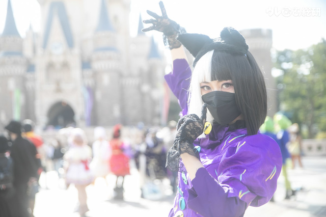 「スプーキー“Boo!”パレード」ダンサー仮装のお姉さん