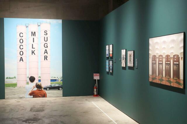 「ウェス・アンダーソンすぎる風景展」が開催された寺田倉庫の展示会場＝３日午前、東京都品川区(関勝行撮影)